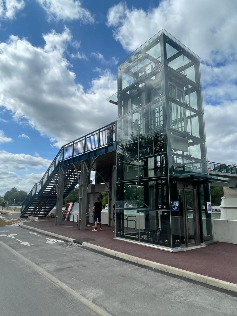 Escalier et Passerelle